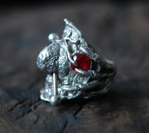 Unde Jewelry X Point - The Red Witness