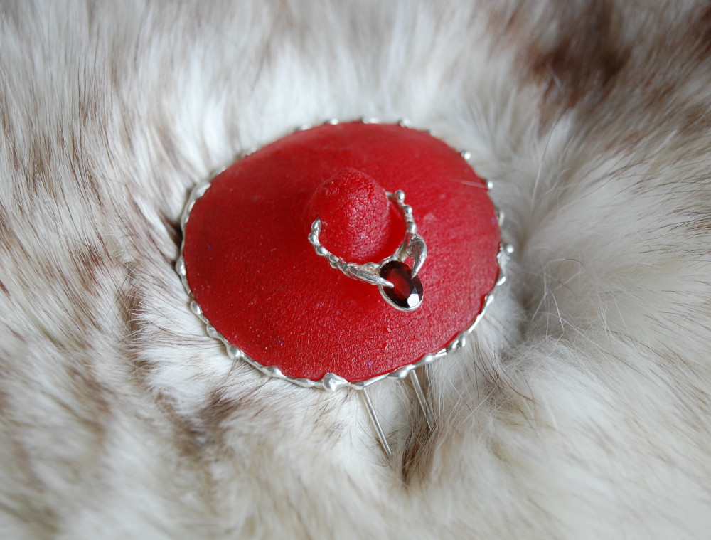 X Point - The red nipple by UNDE