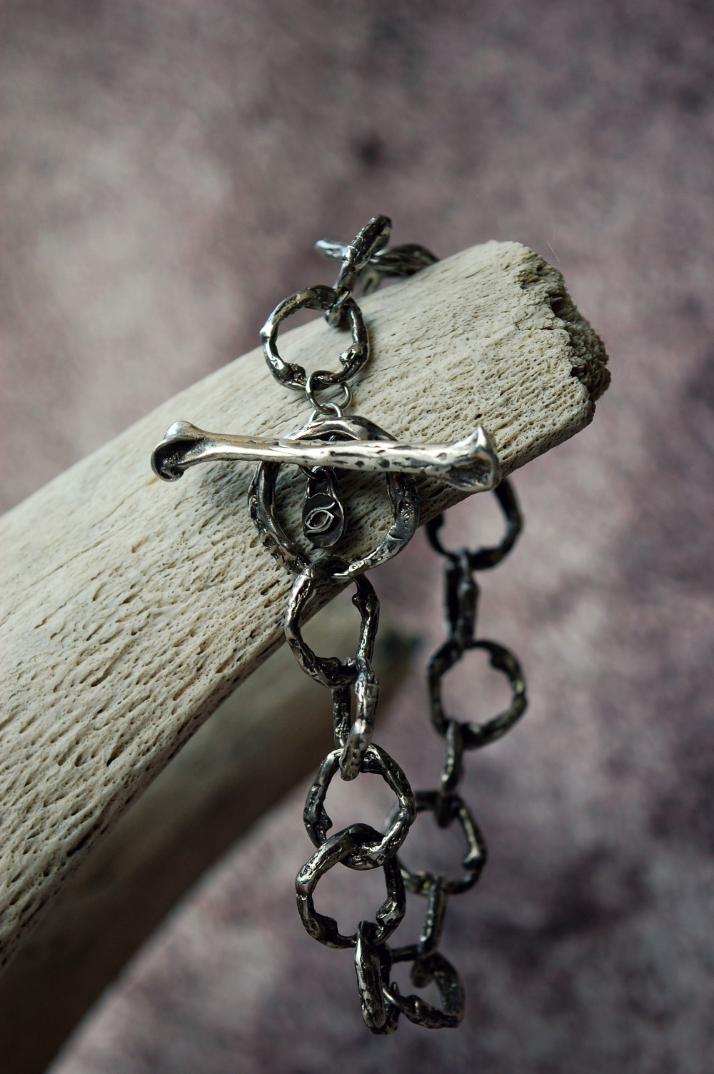 The Urban Witch - Claws and bones bracelet by UNDE
