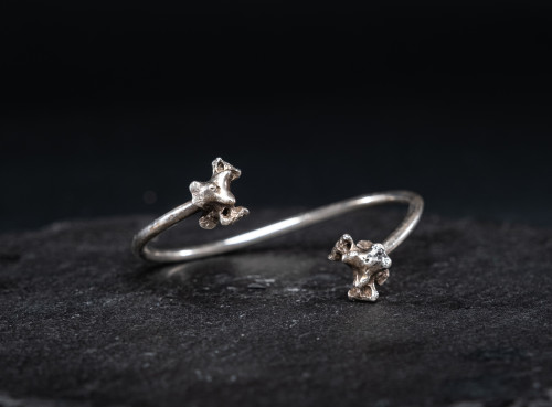 Vertebral - The 2V bracelet by UNDE