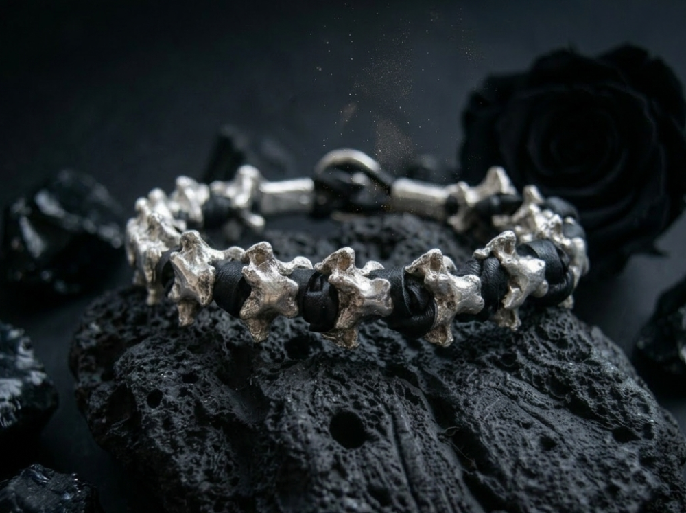 Vertebral - V1 - Leather intrusion by UNDE